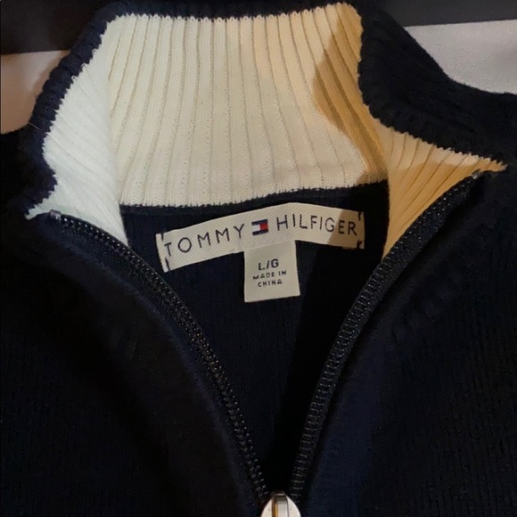 Tommy Hilfiger Women’s Sweater - Picture 2 of 4